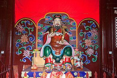 《毁灭战士：黑暗时代》登顶英国销量榜 力压《33号远征队》